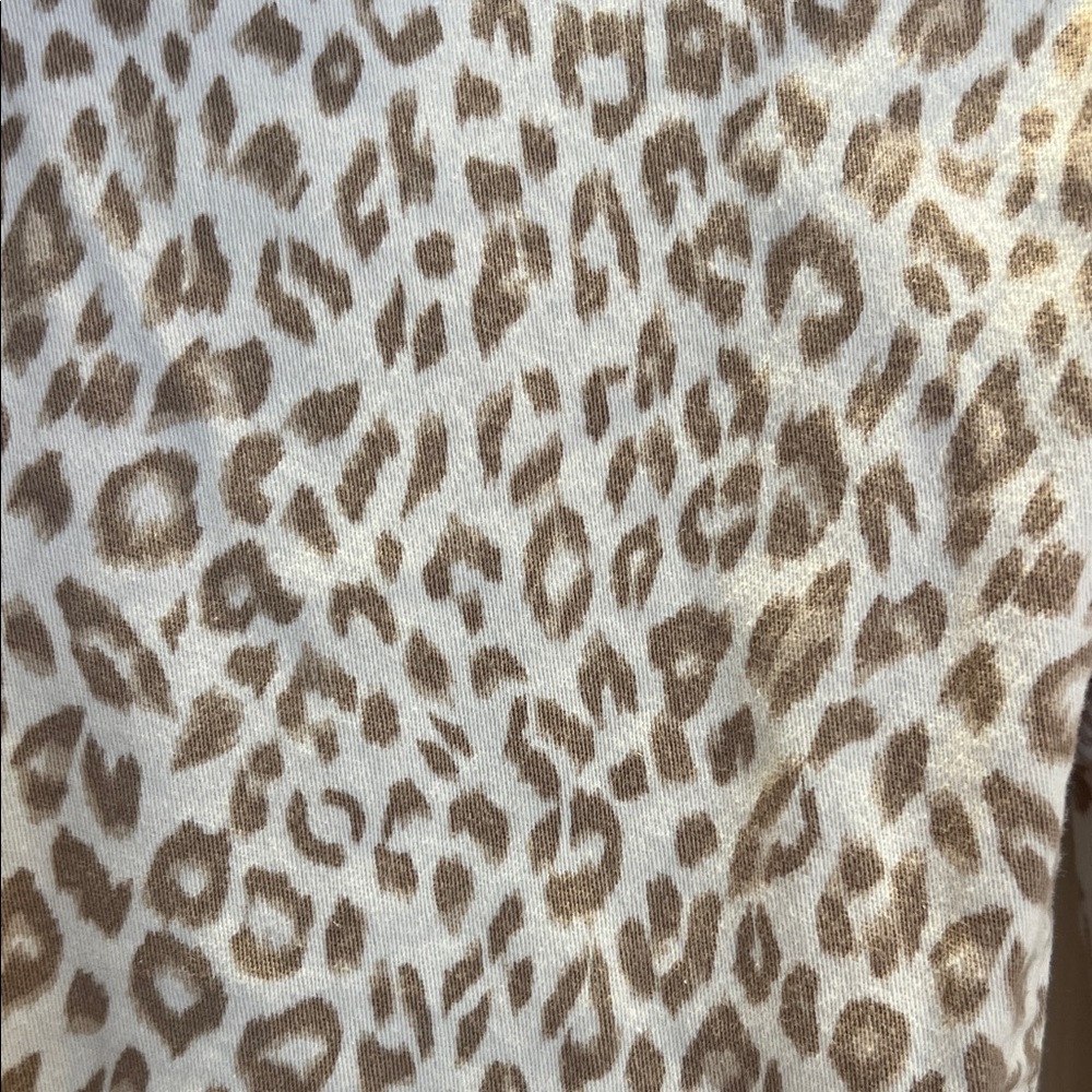 Chic Leopard Print Pants - Picture 4 of 9